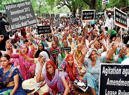 Tenants of Wakf properties seek roll back of new law, stage protest