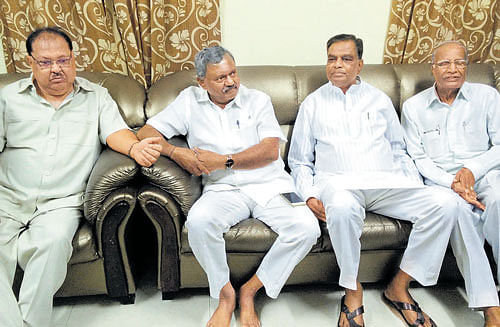 A series of meetings were being held for the past two days by several dropped ministers and ministerial berth aspirants after Chief Minister Siddaramaiah carried out a major rejig on Sunday, sacking 14 ministers and inducting 13 others to burnish the party's image with two years left for Assembly polls. DH File Photo