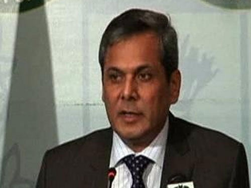 Zakaria also said that the dialogue was the only option to resolve all outstanding issues with India. Image courtesy Twitter.