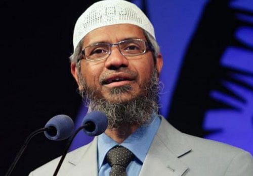 Mumbai-based Naik has come under the scanner after it was reported that his speeches have inspired some of the Dhaka cafe attackers. Maharashtra government yesterday ordered a probe into the speeches by the Muslim televangelist. File Photo