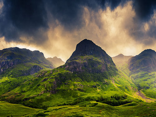 Country sights: A view of the peaks at Glencoe. (Photo by Author)