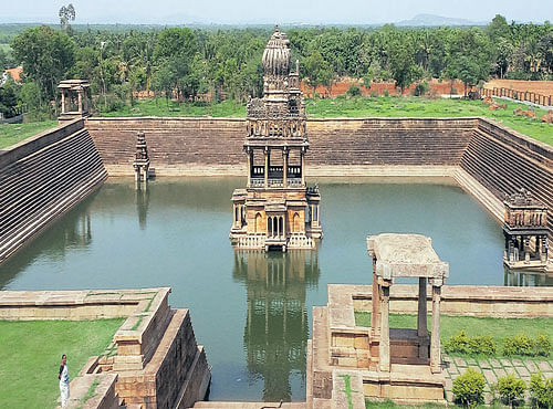 MAGNIFICENT The historical 'pushkarini' in Santhebennur