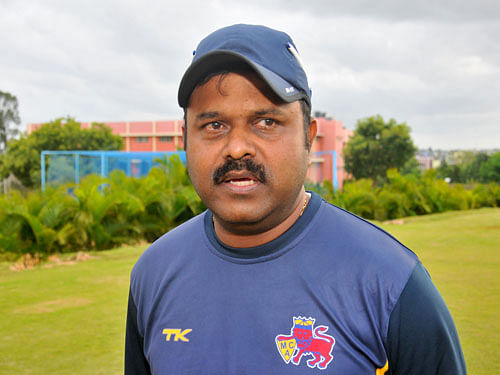 Amre, a member of the Mumbai Cricket Association's managing committee as well as the coaching staff of IPL team Delhi Deredevils, was deemed to have potential Conflict of Interest by a complaint lodged with the Ombudsaman. DH File Photo.