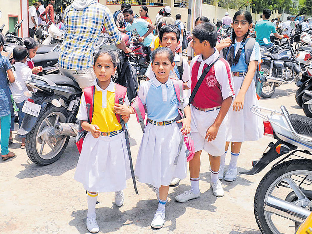 The Karnataka Police (Amendment) Bill, 2016 seeks to empower the police to control and regulate private school managements for ensuring safety of schoolchildren. DH&#8200;file photo