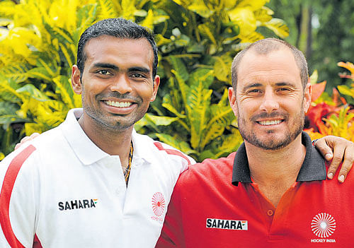 all set Indian captain P R Sreejesh with the team's goalkeeping coach Dave Staniforth. DH PHOTO/ srikanta sharma r