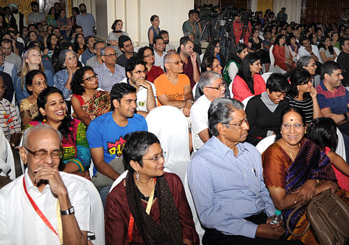 Poetry lovers gather in large number at the Bengaluru  Poetry Festival on Saturday. DH PHOTO