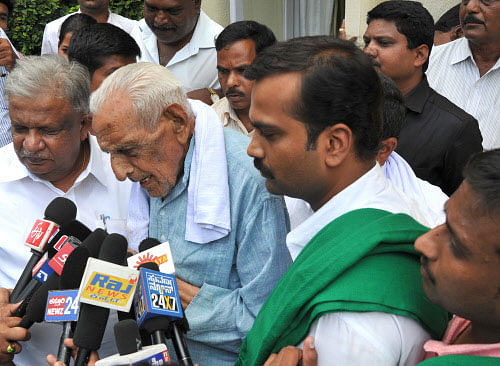 Addressing a press conference in the city, Doreswamy said that finally the government and the civic agency have woken up and are taking action to clear encroachments on stormwater drains. DH file photo