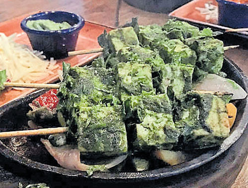 'Green cottage cheese with chimichurri'.