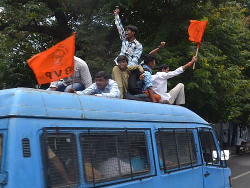 Police detained and release members of ABVP during a protest against alleged anti-national slogans raised at the event organised by Amnesty International at the United Theological College, in front of Indiragandhi Musical fountain in Bengaluru on Tuesday. DH Photo.