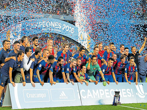 Perfect start FC Barcelona with the Spanish Super Cup after beating Sevilla 3-0 at the Camp Nou on Wednesday. Iniesta's men won 5-0 on aggregate. REUTERS