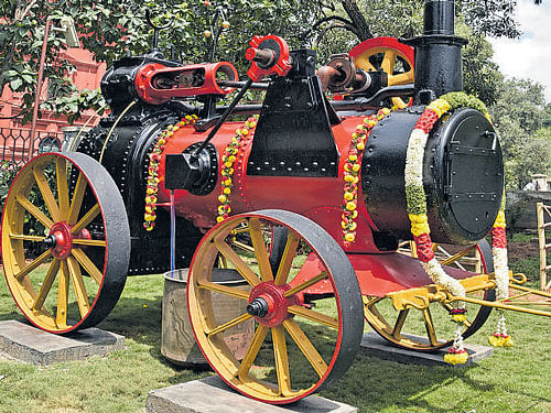 The multipurpose steam engine exhibited at VITM, Bengaluru.  DH PHOTO BY S K DINESH