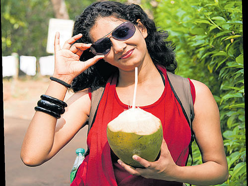 refreshing It is advisable to consume natural drinks like coconut water.