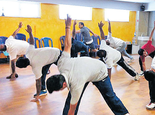 A warm-up session held for traffic cops. DH Photo