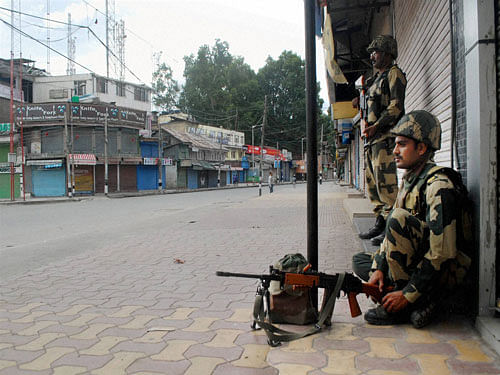 Curfew extended to Pulwama district, restrictions in Valley