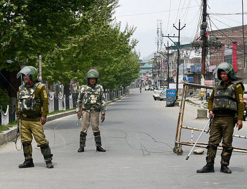 At least 25 persons were injured in clashes between protestors and security forces in Kashmir yesterday as the death toll in the ongoing unrest, in the wake of killing of Hizbul Mujahideen commander Burhan Wani in an encounter with security forces on July 8, reached 68. PTI file photo