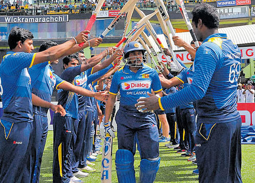 one last time Sri Lanka's retiring Tillakaratne Dilshan is given a guard of honour ahead of the third ODI against  Australia on Sunday. AP/ PTI