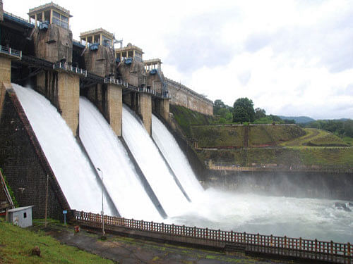 Union Water Resources Secretary Shashi Shekhar, in his recent presentation to officials of the Prime Minister's Office on water and related issues, stressed the need for a distress sharing formula in the event of low water storage in dams. DH file photo