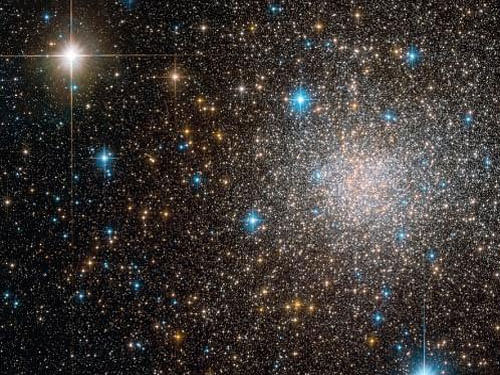 This stellar system resembles a globular cluster, but is like no other cluster known, researchers said. Image courtesy NASA.