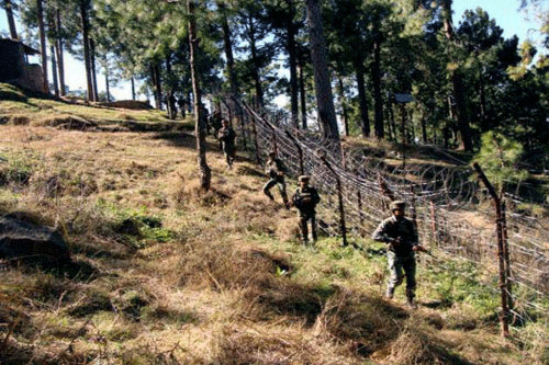 Sources said the Army intercepted a group of heavily armed militants near Aatma post on the LoC in Naugam sector of Kupwara, 110 km from here, during the early hours on Sunday. pti file photo