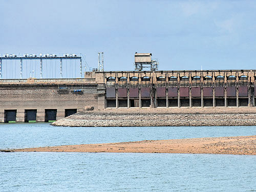 Thewater level at Krishnaraja Sagar reservoir inMandya district on Tuesday receded to 88.15 ft against themaximumlevel of 124.85 ft. The SupremeCourt onMonday ordered the state to release 12,000 cusecs of Cauverywater every day to Tamil Nadu until September 20,modifying its previous order that the state has to release 15,000 cusecs till September16. DH PHOTO