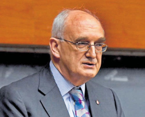 University of Cambridge Vice Chancellor Prof Sir Leszek Borysiewicz delivers a lecture at the Indian Institute of Science in the city on Friday.