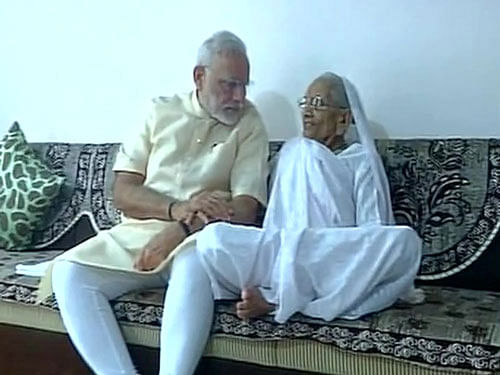 The Prime Minister sought her blessings and spent around 25 minutes with her. Image: ANI Twitter