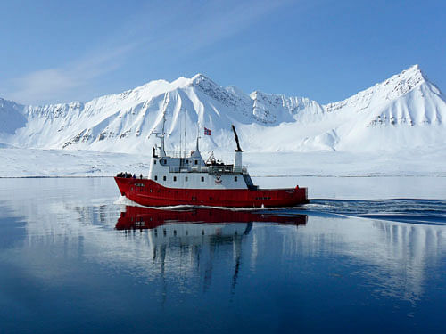 The record lowest extent in the 37-year satellite record occurred on September 17, 2012 when sea ice extent fell to 3.39 million square kilometres. The 2007 minimum occurred on September 18 that year, when Arctic sea ice extent stood at 4.15 million square kilometres. Reuters file photo
