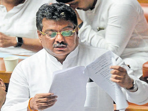 Water Resources Minister  M B Patil makes a statement in the Assembly on Friday.
