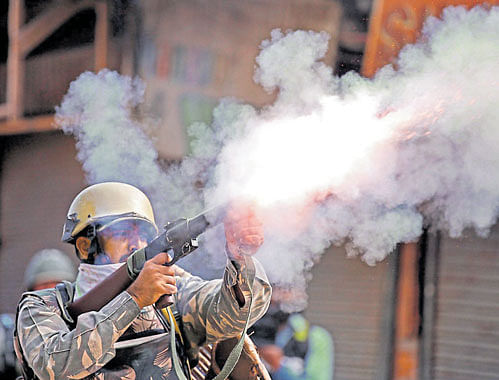 Officials said the security forces in Jammu and Kashmir particularly CRPF, have provided an on-ground assessment stating the 'chilli-based' shells were not able to fully deter the protesting crowds. They said the self-melting canisters of the shells were taking time as a result of which the crowds were able to throw them back at the forces in quick time. Reuters file photo