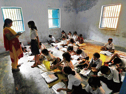 According to government statistics, a little over 18,000 secondary schools are functional under the Centre-sponsored Rashtriya Madhyamik Shiksha Abhiyan (RMSA) across the country. DH File photo