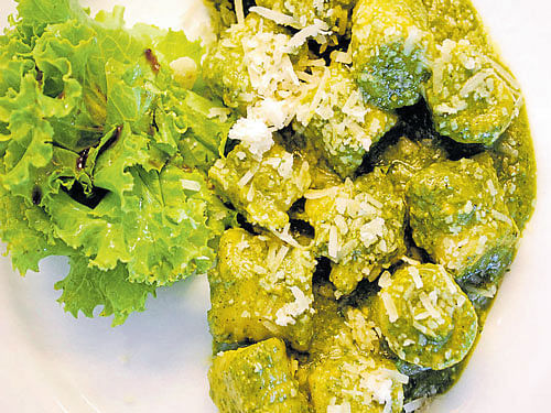 visually appealing 'Gnocchi with green pesto'