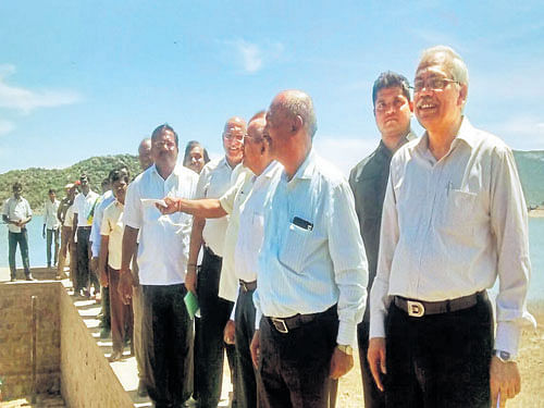 A team of experts led by Central Water Commission chairman G&#8200;S&#8200;Jha inspects the Mettur dam in Tamil Nadu on Sunday.