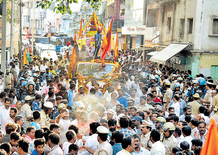 RSS worker R Rudresh's funeral procession in Shivajinagar on Tuesday. DH