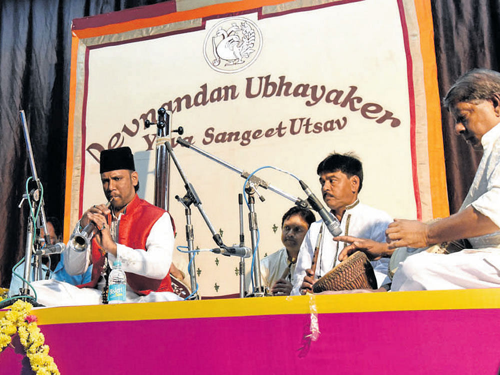 grand stage Hasan Haider Khan performing at the 'Yuva Sangeet Utsav'.