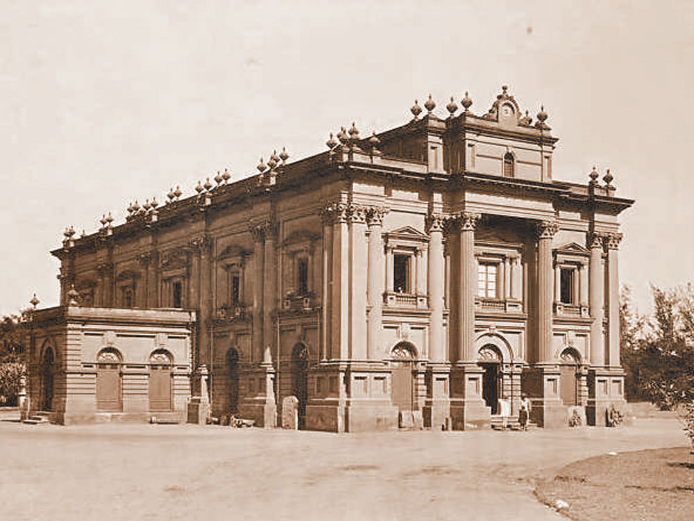 (Top) The Government Museum in 1860.