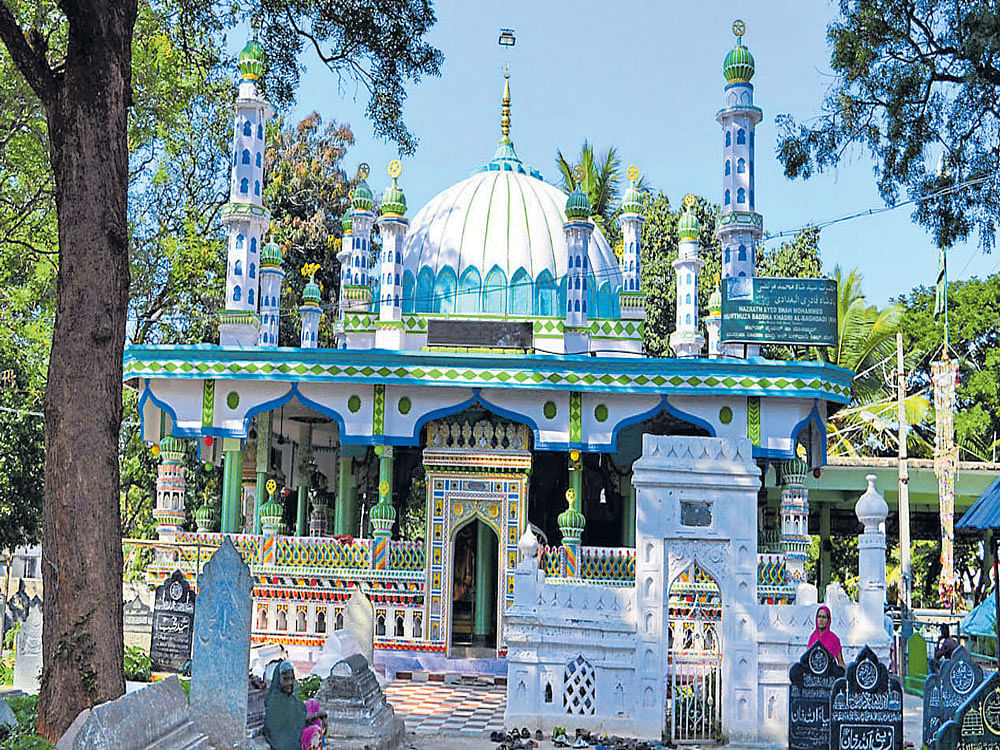 ARTISTIC The mausoleum of Syed Shah Mohammed Murtuza Badsha Khadri in Tumakuru