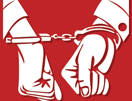 A Central Crime Branch (CCB) police constable and his four associates have been arrested on charges of abduction and dacoity.