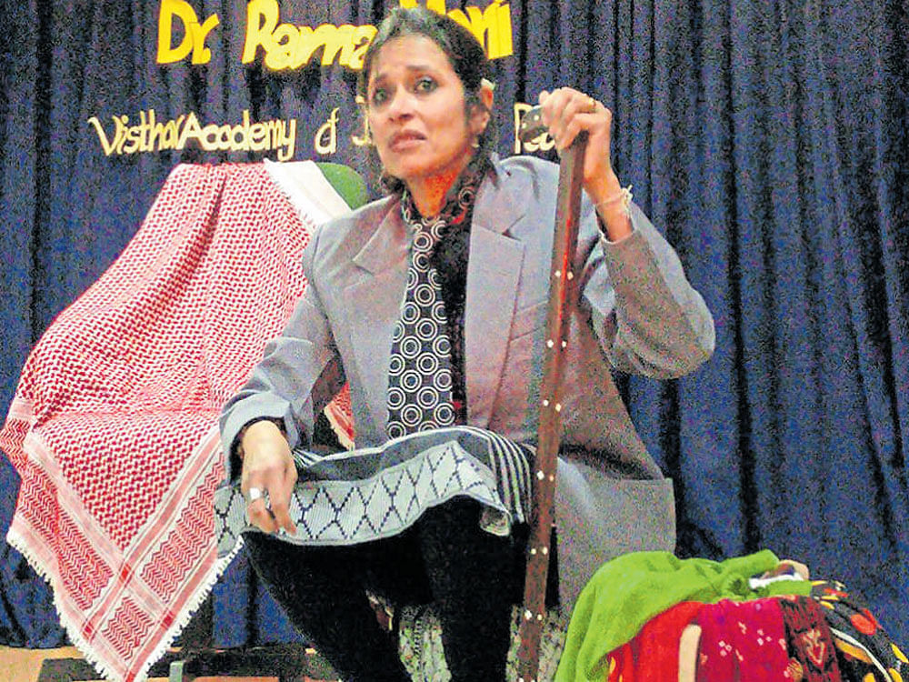 Poet and peace-builder Rama Mani performs at the 17th Kappen memorial lecture in Bengaluru on Friday. DH Photo