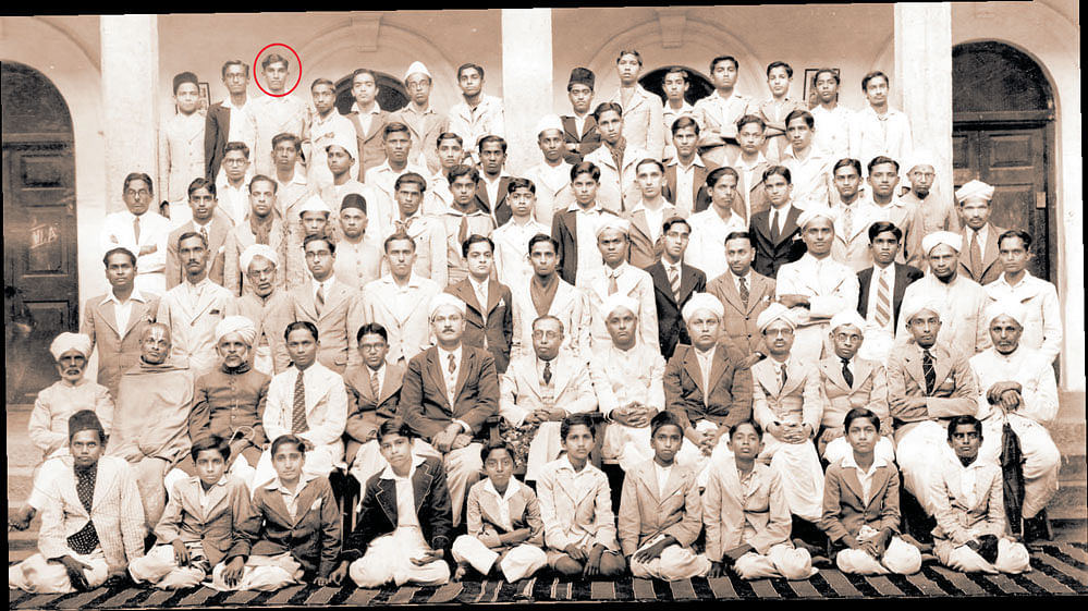 (Sitting on the ground, from left) - Seshadri (second) and S G Srikantiah (fourth). (Sitting) - C D Govinda Rao (fifth) and  Dr Ramaswamy (seventh). (Standing, first row) - M V Krishnamurthy (10th). (Standing, second row) - Viswanath (second) and Raja Rao (16th). (Standing, fourth row) - The author (third), P R Brahmananda (sixth) and M R Ramachandran (10th).
