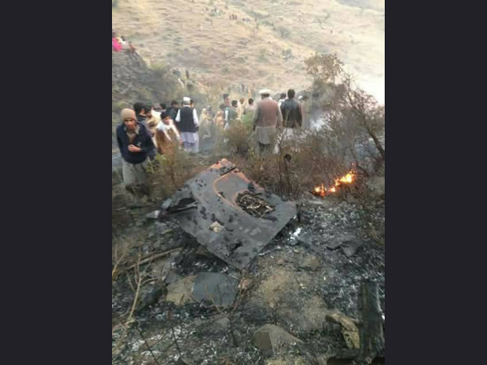 While flying smoothly at 13,375 feet, the left engine of the plane malfunctioned, exploded and damaged a wing, Dawn reported, citing the initial inquiry by the Civil Aviation Authority. Image source twitter