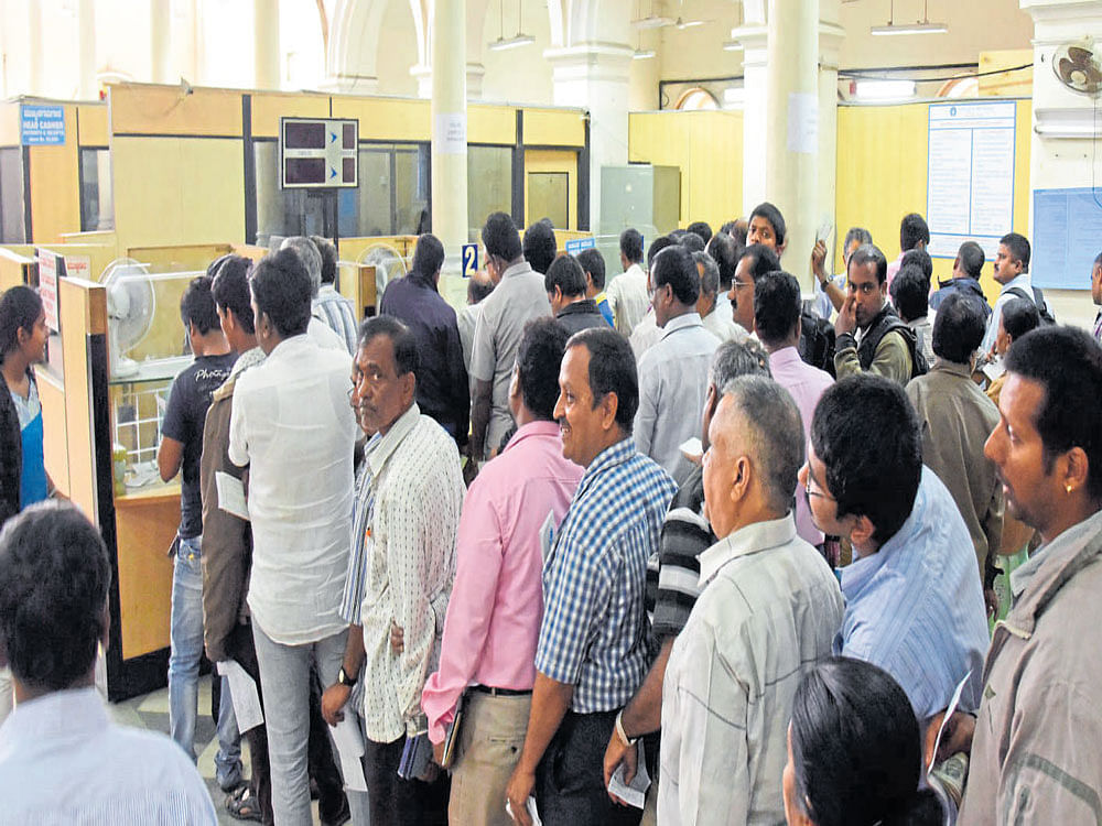 The two associations -- Income Tax Employees Federation (ITEF) and the Income Tax Gazetted Officers' Association (ITGOA) -- represent almost 97 per cent of the workforce of the Income Tax department. DH File photo for representation image