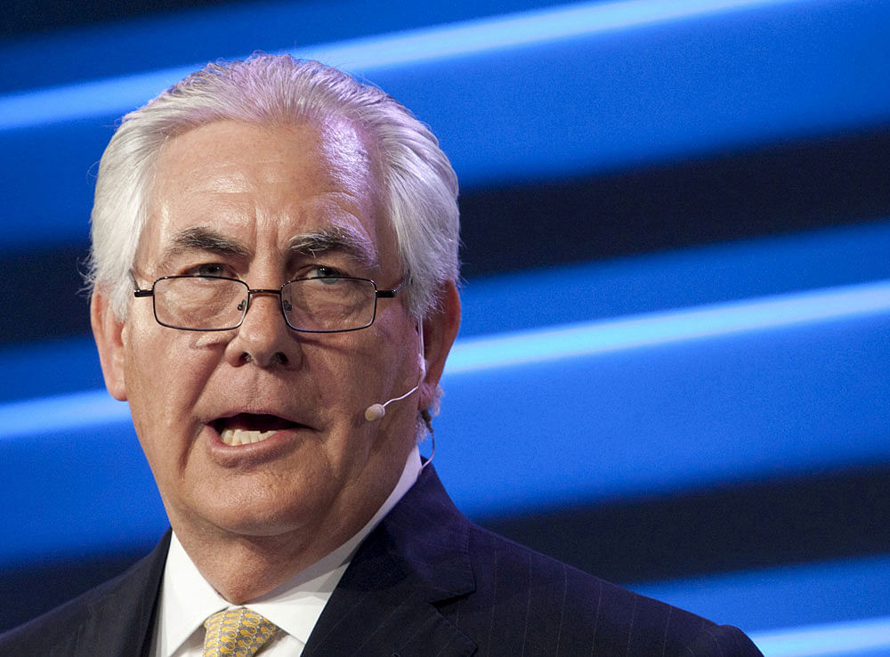 ExxonMobil Chairman and CEO Rex Tillerson speaks during the IHS CERAWeek 2015 energy conference in Houston, Texas April 21, 2015. REUTERS