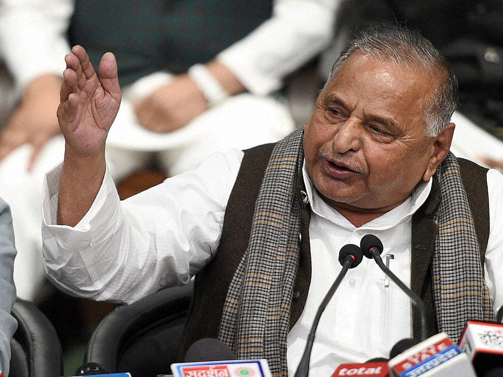 Mulayam Singh also convened the national convention of the party on January 5 at the same venue so that there is no doubt in the minds of the people. The letter, which makes no mention of Akhilesh Yadav and is signed by Mulayam Singh, states that the candidates' list issued earlier for the 2017 Assembly polls has been endorsed and a decision on the remaining seats will be taken soon. PTI file photo