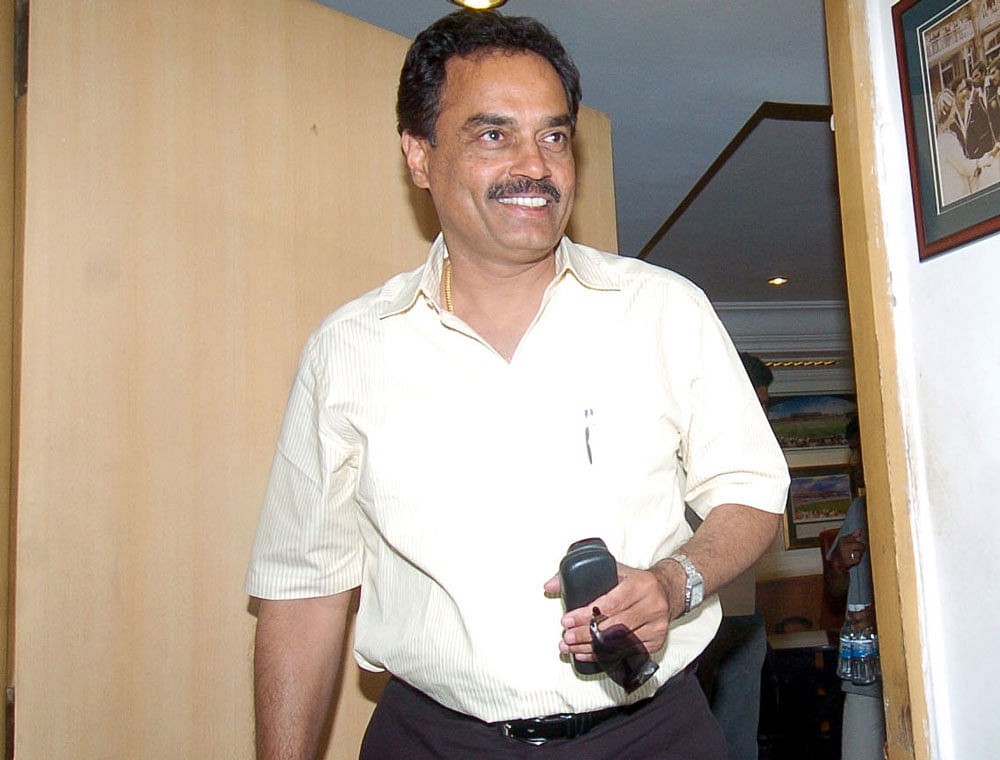 The decision of Vengsarkar to quit follows the resignation tendered by Sharad Pawar as president of the MCA much before the latest verdict of the apex court of the land. dh file photo