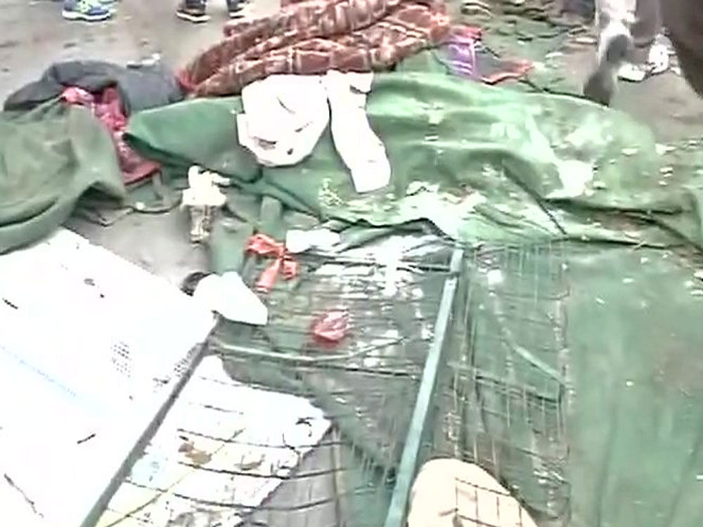 Four labourers killed as car crashes into night shelter. ANI