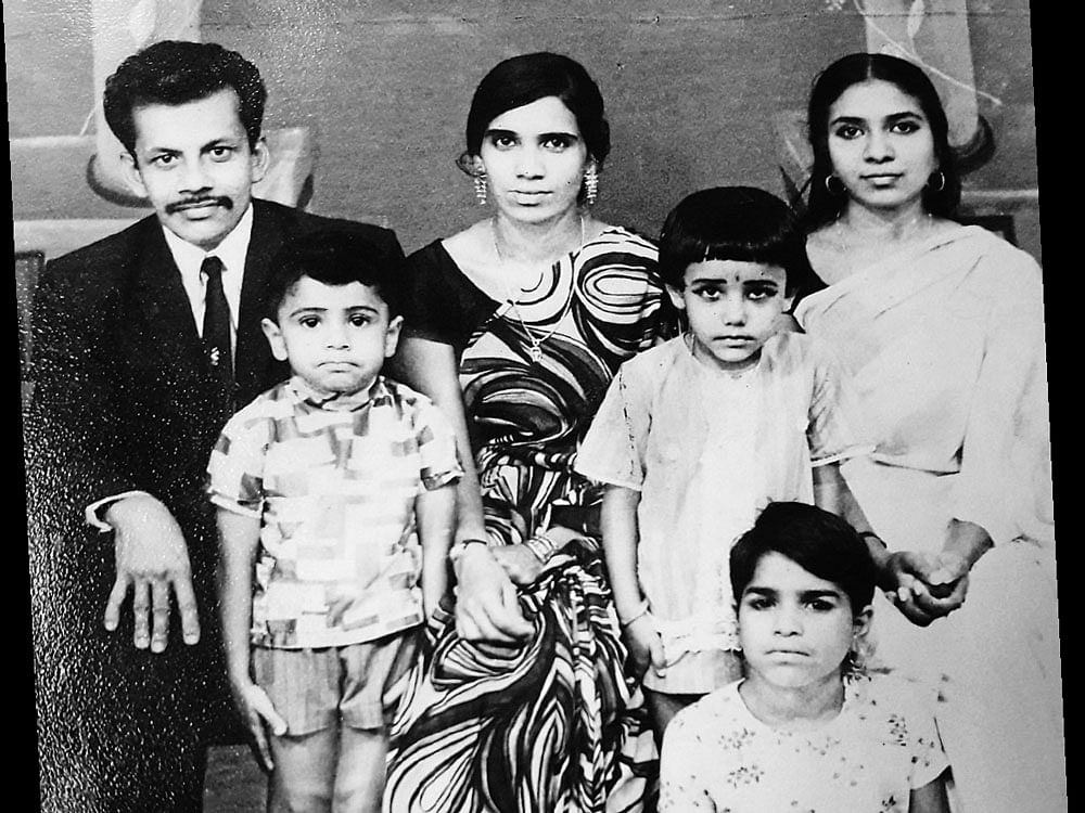 (Sitting, from left) N J Joseph, Rosy Alappatt and Lucy. (Standing) Jojan Thomas and the author. (Sitting on the ground) Ammini.