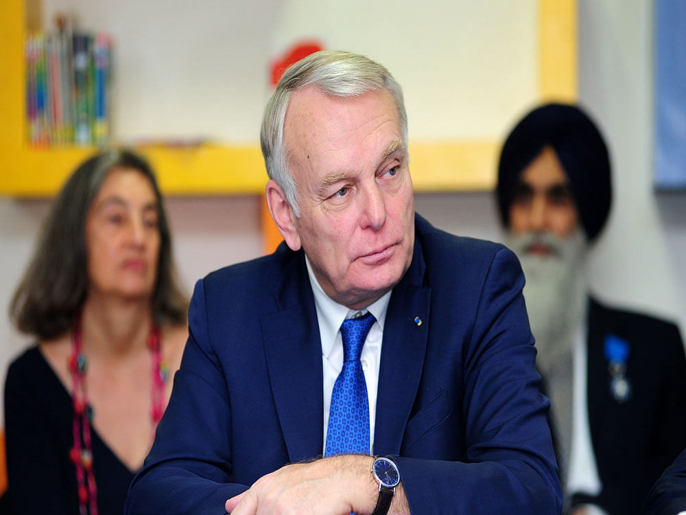 French Minister of Foreign Affairs and International Development Jean-Marc Ayrault (C) seen at the launch of France Alumni India Chapter at Alliance Francaise in Bangalore on Sunday. DH Photo.
