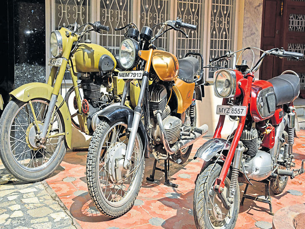 CHIC Royal Enfield 1969 model, Yezdi Classic 1973 and Rajdoot GT175 (also called Bobby model 1961).