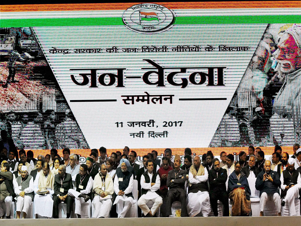 mega meet: Congress vice president Rahul Gandhi with former prime minister Manmohan Singh and other senior leaders at the party's 'Jan Vedna Sammelan' in New Delhi on Wednesday. PTI