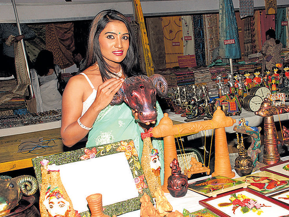 varied choices Actor Mamatha at the exhibition.